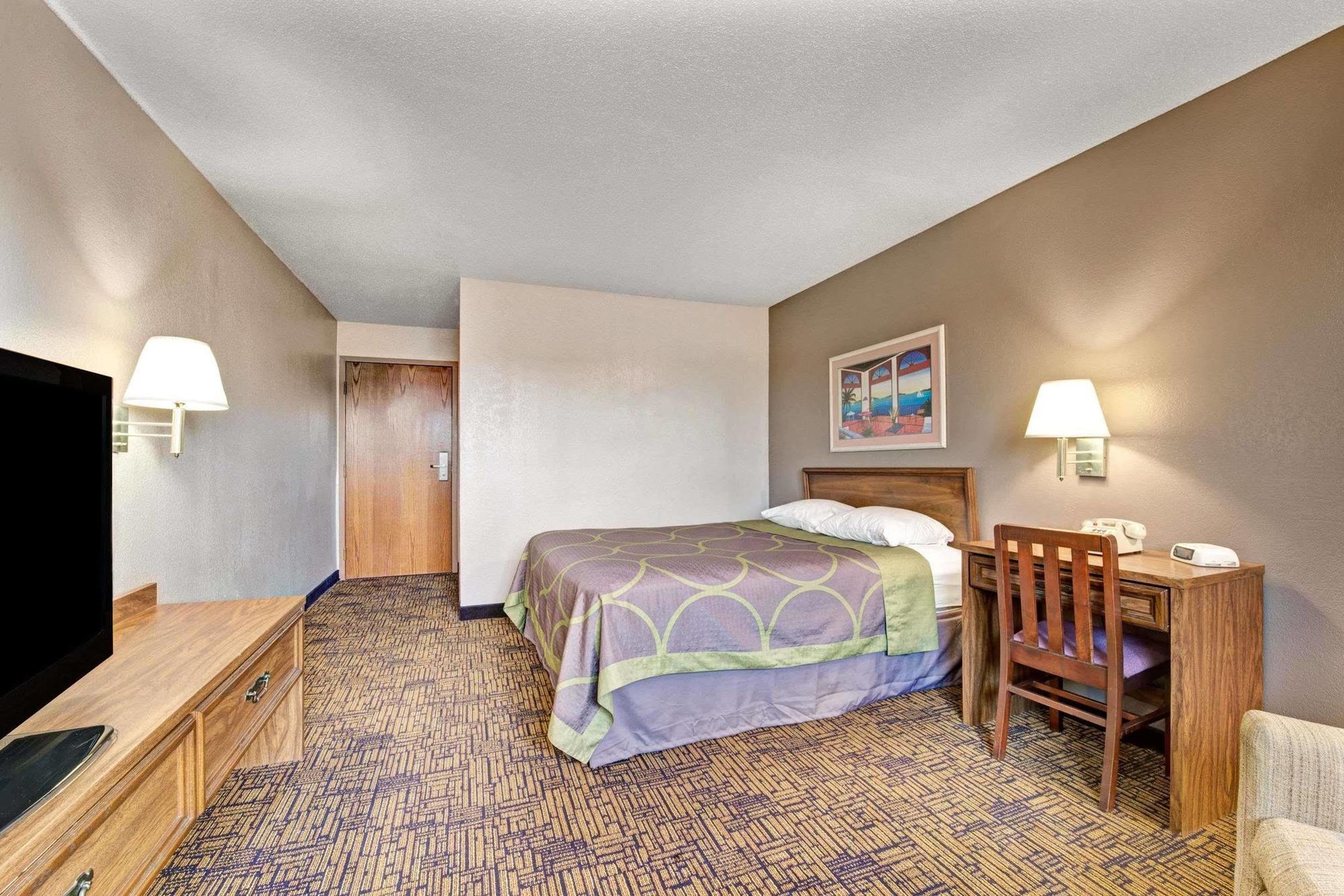 Super 8 By Wyndham Emerson Hotel Indianapolis